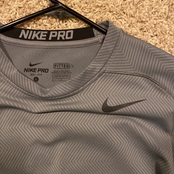 Nike Pro Dri-Fit grey Long Sleeve - Picture 4 of 5